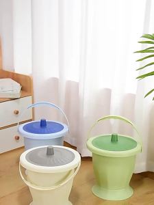 ห้องน้ำสำหรับผู้ใหญ่แบบพกพาที่ใช้ในครัวเรือนโถปัสสาวะปากแตรพลาสติกห้องนอนเด็กใช้ในครัวเรือนหญิงผู้สูงอายุพร้อมฝาปิดโถปัสสาวะ