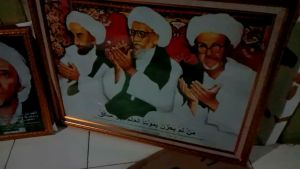 Bingkai Foto Kaca Sayyid Muhammad Bin Alwi al-Maliki Uk 30x40✓
