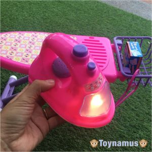 ToyNamus ชุดรีดผ้าของเล่น เตารีดของเล่น มีเสียง มีไฟ ส่งไว ใน 1 วัน ของเล่นเด็กผู้หญิง ของเล่นบทบาทสมมติ ชุดเตารีด  สีชมพู ของเล่นเสริมพัฒนาการ