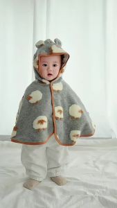 Baby cloak a Autumn and winter outdoor baby fleece-lined windproof cape coat childrens winter warm cape for going out