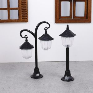 NOBLELUX Miniature Size Mini Street Lamp 1/12 Scale Retro Style Landscaping Lights Scene Models Sand Table Micro Scene Models Dollhouse Decoration