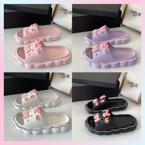 Sheii ฮิต รองเท้าแตะแฟชั่นแบบสวม มาพร้อมตัวติดสุดน่ารัก บอกเลยว่าคุ้มมาก วัสดุยางนิ่มใส่สบายสุด สีโทนพาสเทลหวานๆ คือมันปังน้าาา