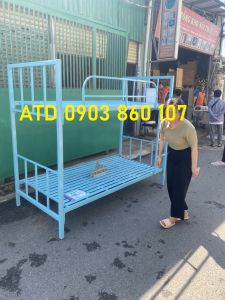 Giường tầng trụ vuông 4x4 màu xanh dương bằng nhau cho người lớn an toàn mẫu mới đẹp như ảnh