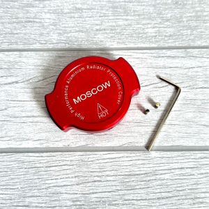 TUTUP CAP RADIATOR ORIGINAL MOSCOW UNIVERSAL SEMUA MOTOR MATIC BEBEK KOPLING YAMAHA HONDA BEAT MIO VARIO AEROX JUPITER NMAX X-MAX SCOOPY DLL PENUTUP TUTUP RADIATOR BAHAN MATERIAL ALUMINIUM FULL CNC FINISHING ANODIZE WARNA SILVER