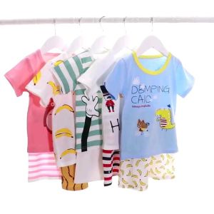 COD SETELAN BAJU ANAK LAKI-LAKI PEREMPUAN LENGAN PENDEK BAHAN KATUN ADEM WARNA HIJAU\nSET PAKAIAN BAYI LAKI-LAKI BAHAN KATUN / SETELAN BAYI LAKI-LAKI / STELAN BAYI LAKI-LAKI / PAKAIAN ANAK LAKI-LAKI / SETELAN ANAK LAKI-LAKI / BAJU ANAK LAKI-LAKI