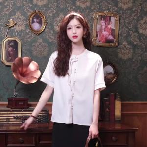 ถูกเสริม เสื้อชีฟองกระดูมหน้าแขนสั้นคอกลมเสื้อเบลาส์จีน วินเทจสีทึบ ราคาถูก 2024