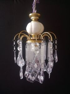 Lampu Gantung Minimalis & Klasic: Pilihan Terbaik untuk Kamar & Ruangan