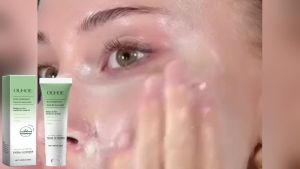 ✨Gentle Face Wash  Hydrating + Refreshing Non-Sticky  Sensitive Skin Daily Essential  Deep Cleansing Skincare
