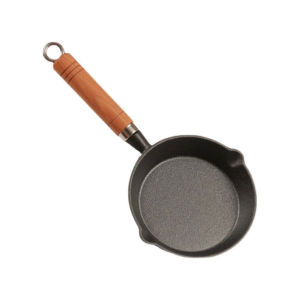 Cast Iron Oil Pot With Wooden Handle Spilled Mini Soup Milk Pot Scalding-Proof Kitchen Tool Cook Accessories