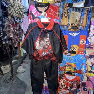 ชุดฮาโลวีนเด็ก ท่านแดร็กคูล่า ท่าน count พร้อมผ้าคลุมไหล่ สีดำและแดง สำหรับงานปาร์ตี้ฮาโลวีน