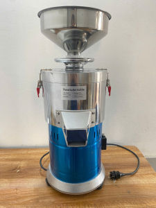 Máy nghiền bơ đậu phộng hạnh nhân sốt mè sốt cà chua HORUS HR-160Y công suất 1500W năng suất 35kg/giờ