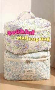 ชุดกระเป๋าเครื่องสำอางลายดอกไม้สำหรับผู้หญิง กระเป๋าเดินทางขนาดใหญ่ น่ารัก กระเป๋าเครื่องสำอางน้ำหนักเบา กระเป๋าผ้าฝ้าย กระเป๋าจัดระเบียบ ของขวัญวาเลนไทน์สำหรับเธอ c01 (3 ชิ้น) # 01ดอกไม้สีน้ำเงิน)