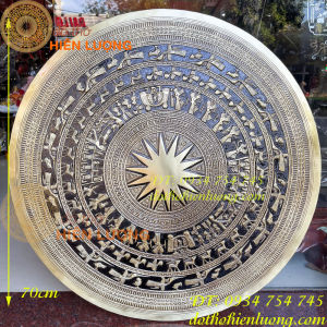 Mặt trống đồng đk 70cm thúc nổi bằng tay 100% nền nâu đen- Mặt trống đồng treo phòng khách