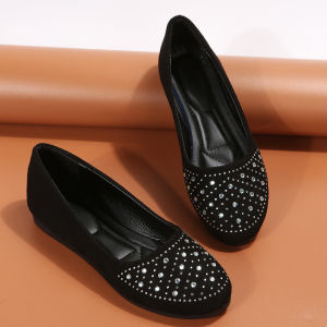 Free Shipping Plus-Size WomenS Shoes Sizes 41-43 For Wide Feet Suitable For Spring And Autumn With Soft Soles And Soft Uppers Slip-On Style Perfect For Women And Mothers