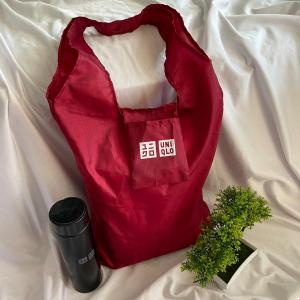 Uniqlo Gift Shopping Bag / Tas belanja Uniqlo