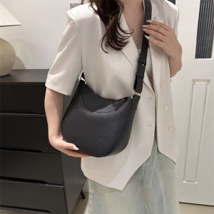 Fashionable Women Shoulder Bag Made of PU Leather with Adjustable Strap for Casual and Office Wear in Classic Brown