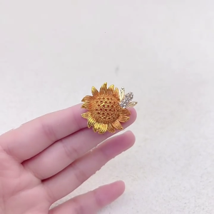 Floral and Rhinestones Honeybee Brooch Metal Pin For Jacket Shawl Handbag Decoration Trendy Clothing Accessory