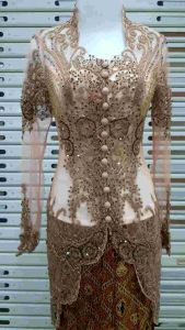 Set Kebaya Besan & Rok Prisket untuk Pesta