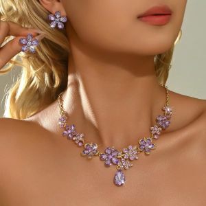 LUCKFRE Exquisite Necklace Earrings Set Genteel Temperament Crystal Flowers Women Jewelry Set Elegant Sparkling Flower Pendant Necklace Outdoor Wedding