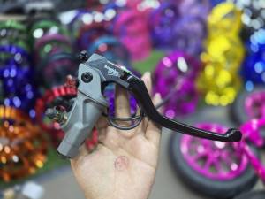 ปั้มอิตาลี่เดียว ข้างขวา (มีกระปุกแถม)