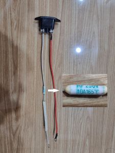 Đầu nối dây nồi cơm điện có gắn cos và cầu chì 10A