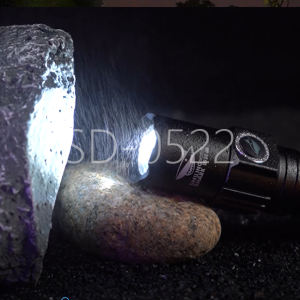 SmilingShark ไฟฉายขนาดเล็กไฟฉาย M77ไฟฉาย LED สว่างเป็นพิเศษไฟฉายพกพาขนาดเล็ก8400 Lumens 16340 USB ชาร์จซูมได้4 Gears ปรับแสงกลางแจ้งตั้งแคมป์ไฟฉุกเฉินเดินป่าขี่ตระเวนรถสลายสะกด