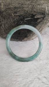 J234กำไลหยกพม่าสีขาว เขียวสด