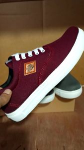 sepatu pria wanita vens kerja gaya sneakers
