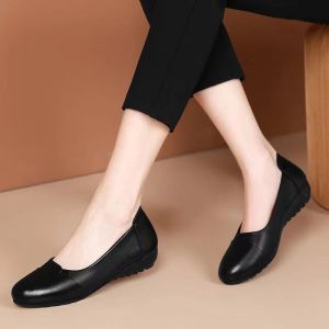 Free Shipping Soft Leather Mom Shoes Tendon-Soled Flat Shoes WomenS Soft-Soled Non-Slip Lightweight Work Shoes Small Leather Shoes For Middle-Aged And Elderly Women