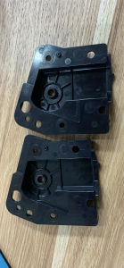 ốp giữ nhông chính (drum gear)” trong máy in Canon LBP251 (và một số dòng Canon khác dùng chung cơ chế)