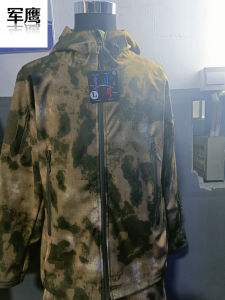 นกอินทรีทหาร   เสื้อแจ็คเก็ตนิ่มลายพรางรัสเซียฤดูใบไม้ผลิเสื้อกันลมกลางแจ้งเสื้อแจ็คเก็ตแบบบางลายพรางกันลมและกันน้ำ