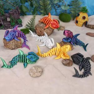 GONUUWGL ทำด้วยมือ โมเดลฉลามพิมพ์ 3 มิติ ข้อต่อหลายจุดที่สามารถเคลื่อนย้ายได้ พลาสติก PLA กระดูกฉลามที่พิมพ์ 3 มิติ น่ารัก ตกแต่ง ฉลามจำลอง ของตกแต่งบ้าน