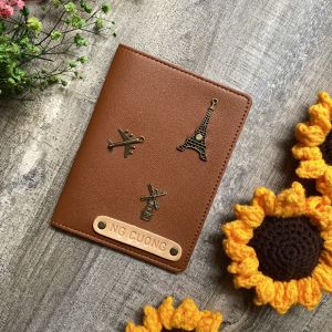 Bao da hộ chiếu màu Nâu simple decor charm trước khi dán khắc tên theo yêu cầu hỗ trợ giao nhanh charm cá tính