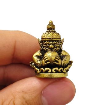 รูปจากผู้ขายบน Lazada: พระราหูอมจันทร์ เนื้อทองเหลือง วัดเจ้าอาม ขนาดประมาณ 2 ซม พุทธคุณบูชาแก้ปีชงเสริมดวง เสริมเรื่องโชคลาภ ตั้งราคา ฿69 ขายแล้ว 109 ชิ้น