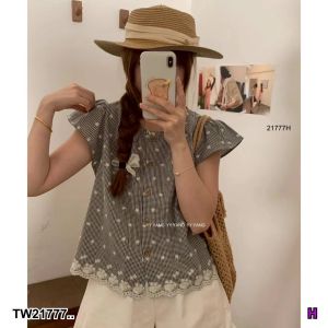 TW21777 เสื้อแขนสั้น ปักลาย กระดุมหน้า ..