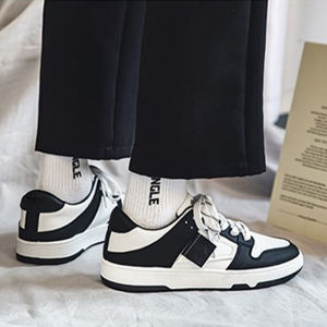 LiShops สินค้าใหม่ มาแรง รองเท้าผ้าใบแฟชั่นสไตล์เกาหลี คอลเลคชั่นนี้บอกเลยว่า งานดีม๊าก ทรงสวยเท่ ทันสมัย ฮิตติดเทรนด์ ดีเทลสุดชิค แมทช์ลุคง่าย จะใส่ไปไหนก็ปัง