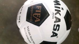 BOLA SEPAK MIKASA / BOLA HITAM PUTIH / BOLA SEPAK / BOLA KAKI / BOLA PRES