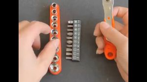 Stainless Steel Reversible Wrench Ratchet Screwdriver Bit Right Angle Narrow Spaces Motor Car Repair