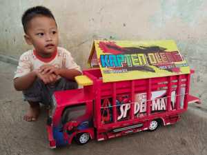 Truk oleng jumbo kayu truk oleng miniatur termurah ada lampu dan terpal
