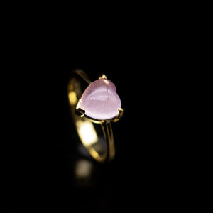 แหวนพลอยของแท้ พลอยโรสควอตซ์ (Rose Quartz) พลอยแห่งความรัก เรือนเงินแท้ 92.5% ชุบทองคำ พลอยแท้จากมาดากัสการ์ ไซส์นิ้ว 50 หรือเบอร์ 5 US