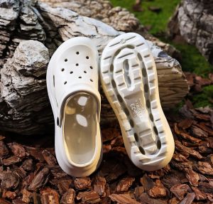 [Free Shipping] WomenS Thick-Soled Height-Increasing Perforated Sandals Breathable And Trendy For Summer Suitable For Outdoor Wear And The Beach With An EVA Non-Slip Soft Sole