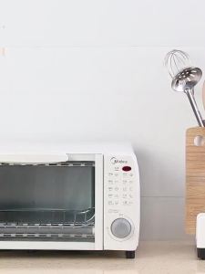 Giá đỡ dụng cụ nhà bếp đa năng và thớt giá để đồ nhà bếp có rổ thoát nước