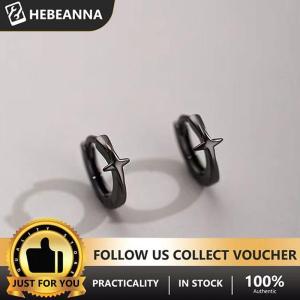 hebeanna ต่างหูแบบห่วงขนาดเล็กรูปดาวสี่แฉกสำหรับผู้ชายผู้หญิงเครื่องประดับหูแนวสตรีทสไตล์ฮิปฮอปสีเงินแบบย้อนยุคสีดำ