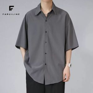 FARUILINE STORE เสื้อเชิ้ตผู้ชาย ทรงหลวม แขนสั้น สีทึบ ปลอกคอคิวบา สไตล์พื้นฐาน แฟชั่นเกาหลี