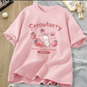 ( GIÁ MỞ BÁN ) Áo Phông Bé Gái Dáng Rộng In Hình THỏ Dâu Tây Chát Liệu Cotton Thoáng Mát