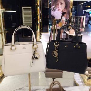 LYN หนัง Saffiano แท้ 💯% (Outlet) อุปกรณ์ครบค่ะ❤