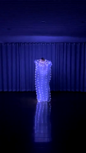 ผ้าคลุมหน้าพัดลม LED งานเต้นรำพัดผ้าไหมทำมืออุปกรณ์ประกอบฉากการแสดงเต้นรำหน้าท้องสำหรับใช้งานง่ายฝึกการสรรเสริญ