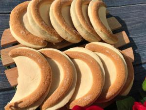 1Kg Bánh liềm sữa - đồ ăn vặt - bách hóa online uy tín