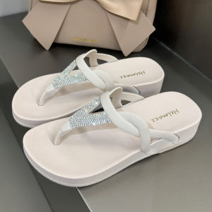 [Free Shipping] WomenS Summer Flip-Flops New Korean-Style Versatile And Fashionable With Rhinestone Embellishments Mid-Heel Beach-Style Suitable For Both Indoor And Outdoor Wear