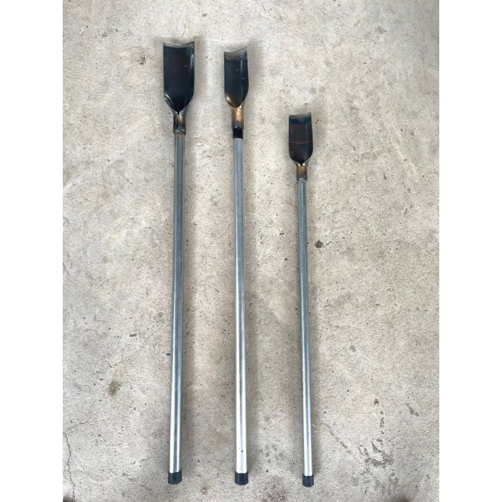 เสียมเหล็กกล้าพร้อมด้ามเหล็กกัลวาไนซ์ สำหรับขุดดิน พรวนดิน